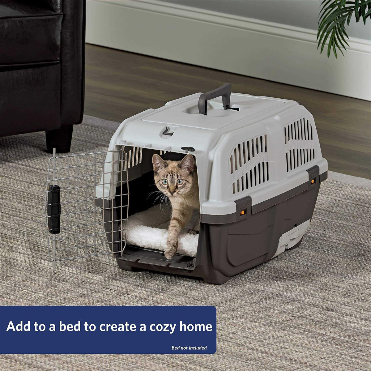 Plastic Cat Carrier with Integrated Litter Pan Z41997