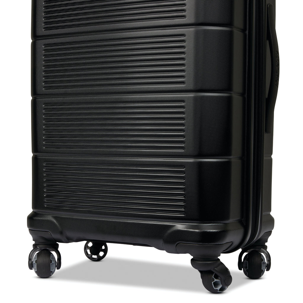 Hardside Medium Checked Spinner Luggage Jet Black S8516