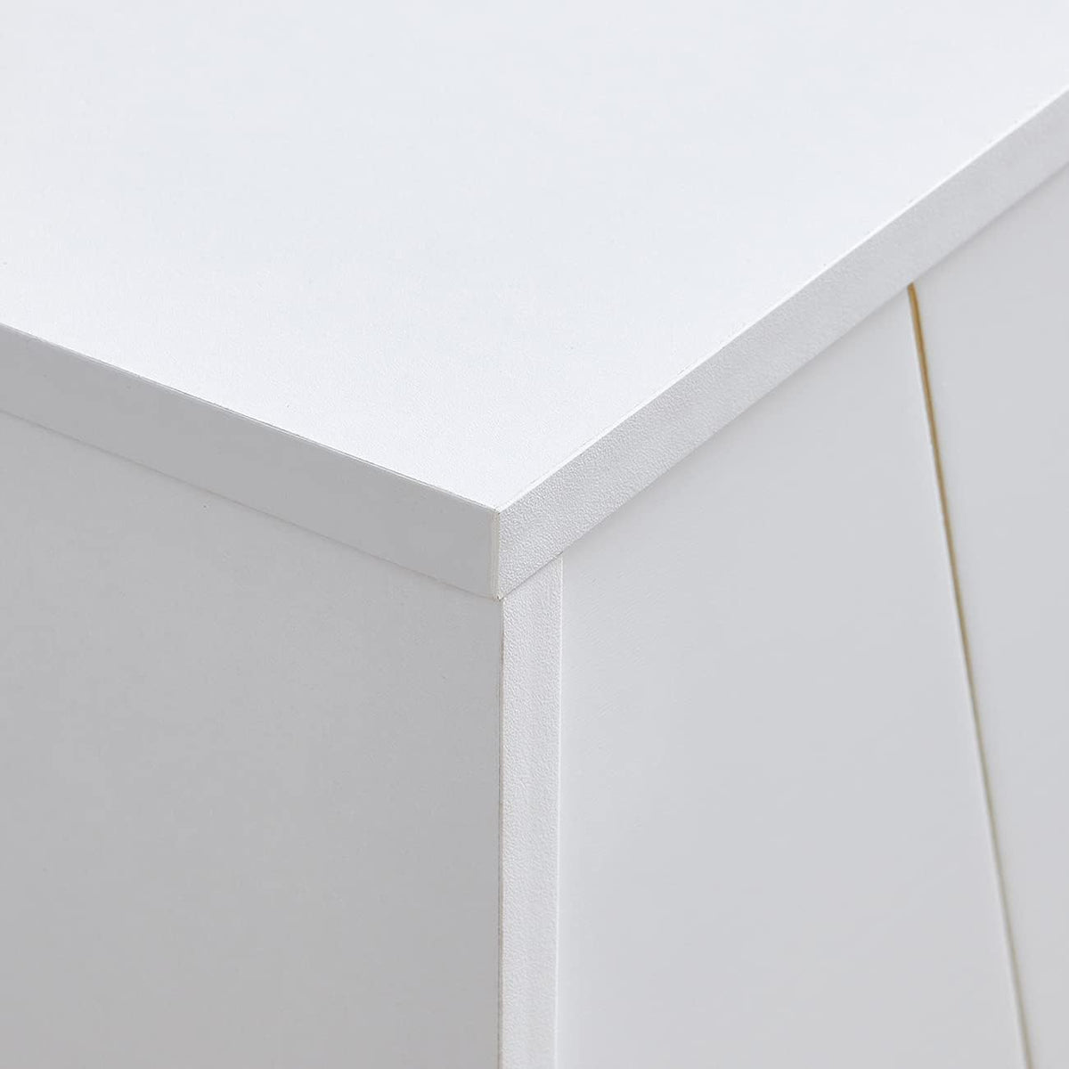 White 4 Drawer Wood Chest of Drawer O882