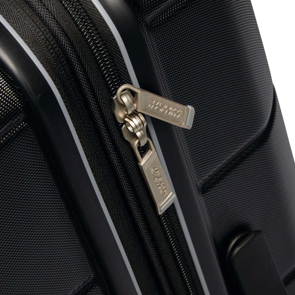 Hardside Medium Checked Spinner Luggage Jet Black S8516